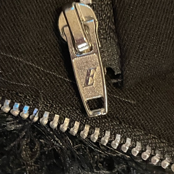 Twisted Wunder Crop Top with Faux Feathers Size 10 - Picture 7 of 9